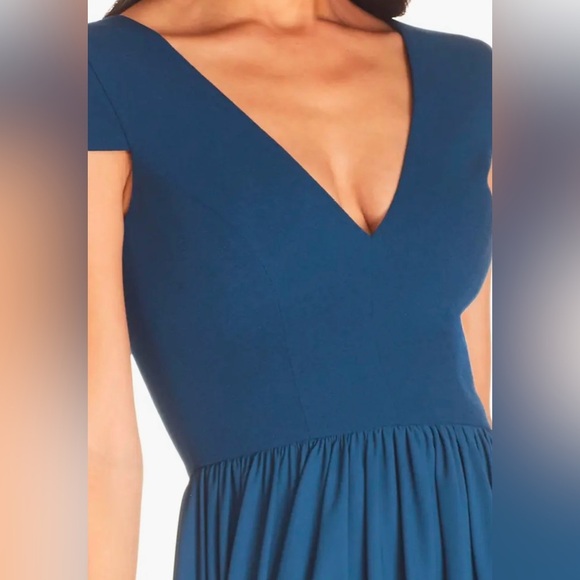 Dress the Population Corey Chiffon Fit & Flare Cocktail Dress in Peacock Blue - Picture 4 of 9